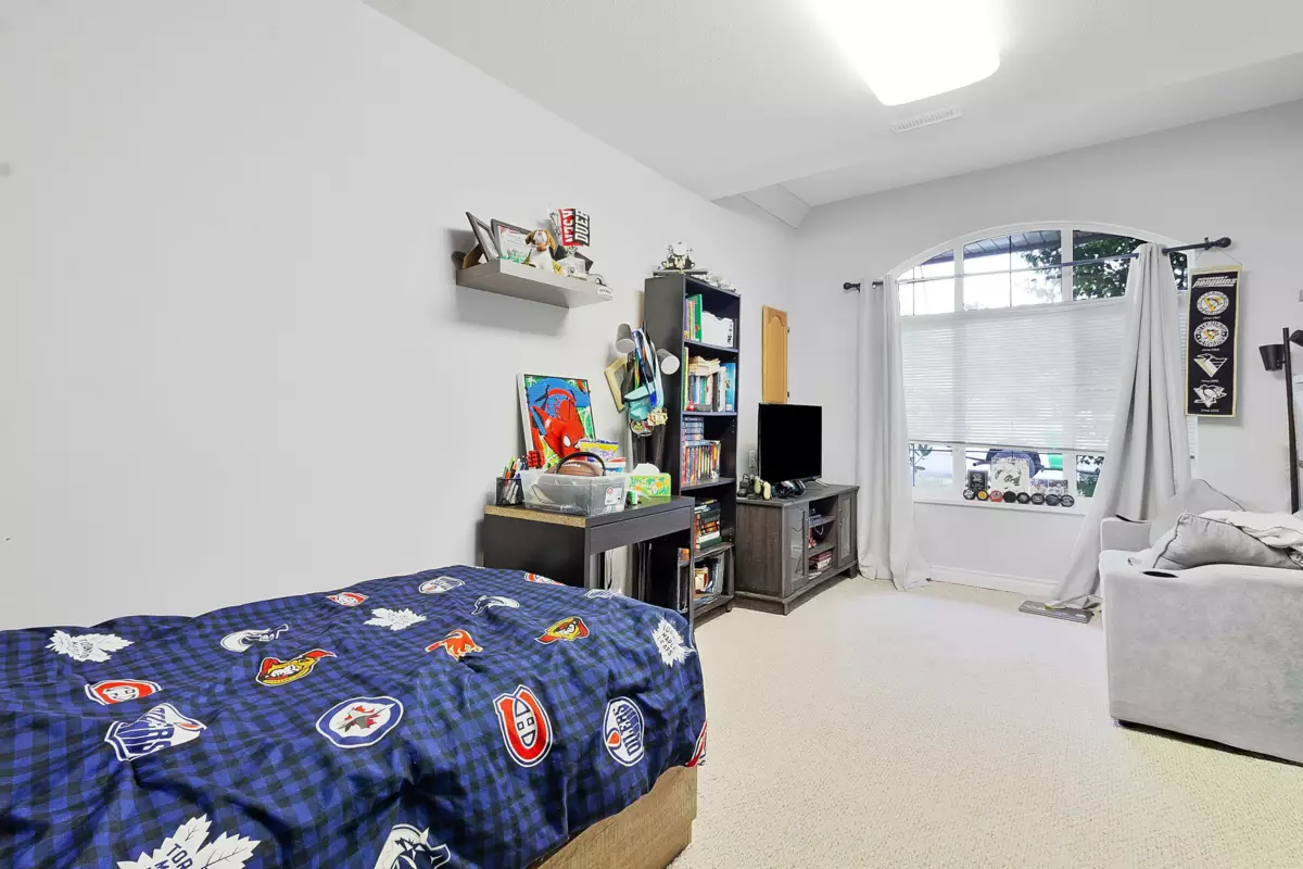Entry Foyer Photo of 35055 Kootenay Drive, Abbotsford, BC