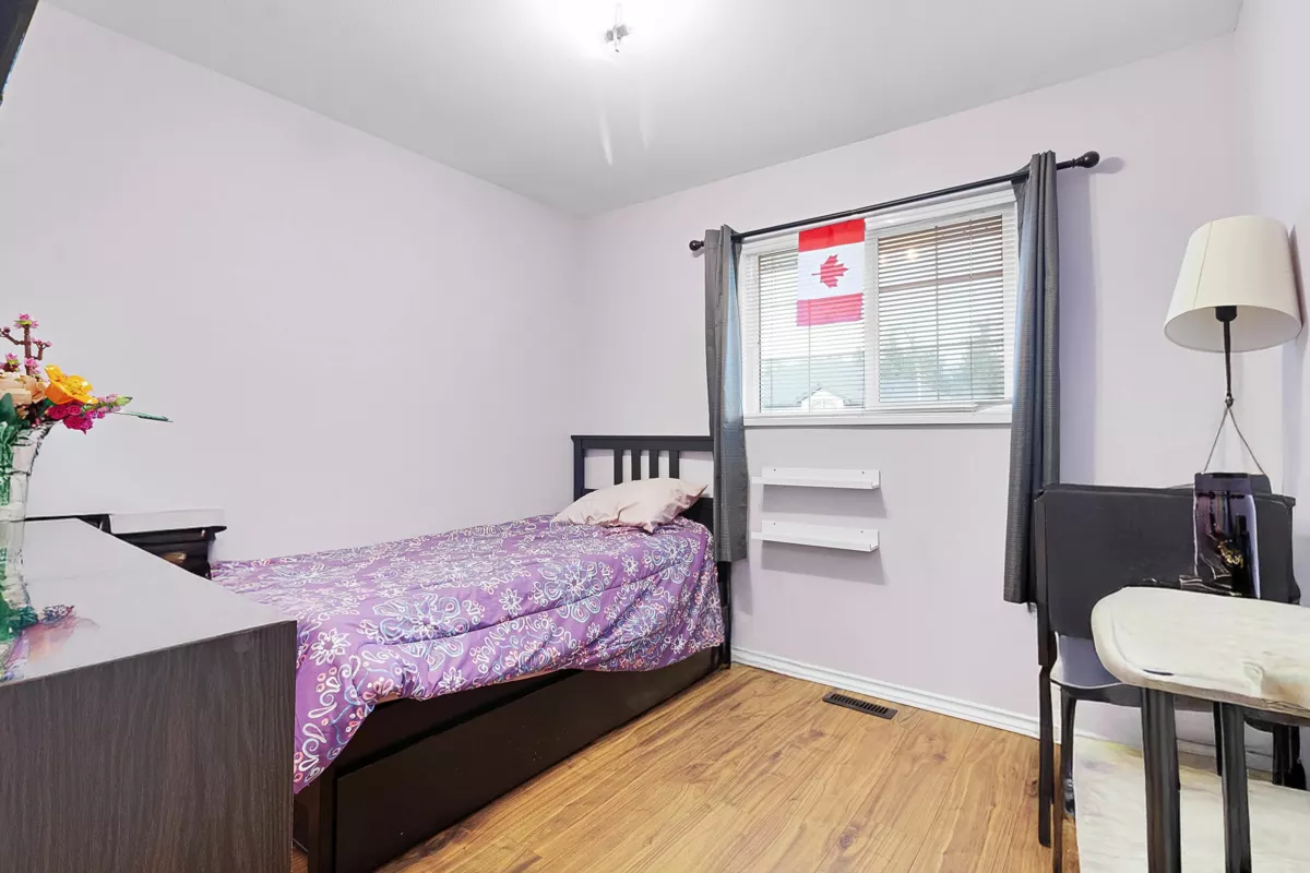 Guest Bathroom Photo of 35055 Kootenay Drive, Abbotsford, BC