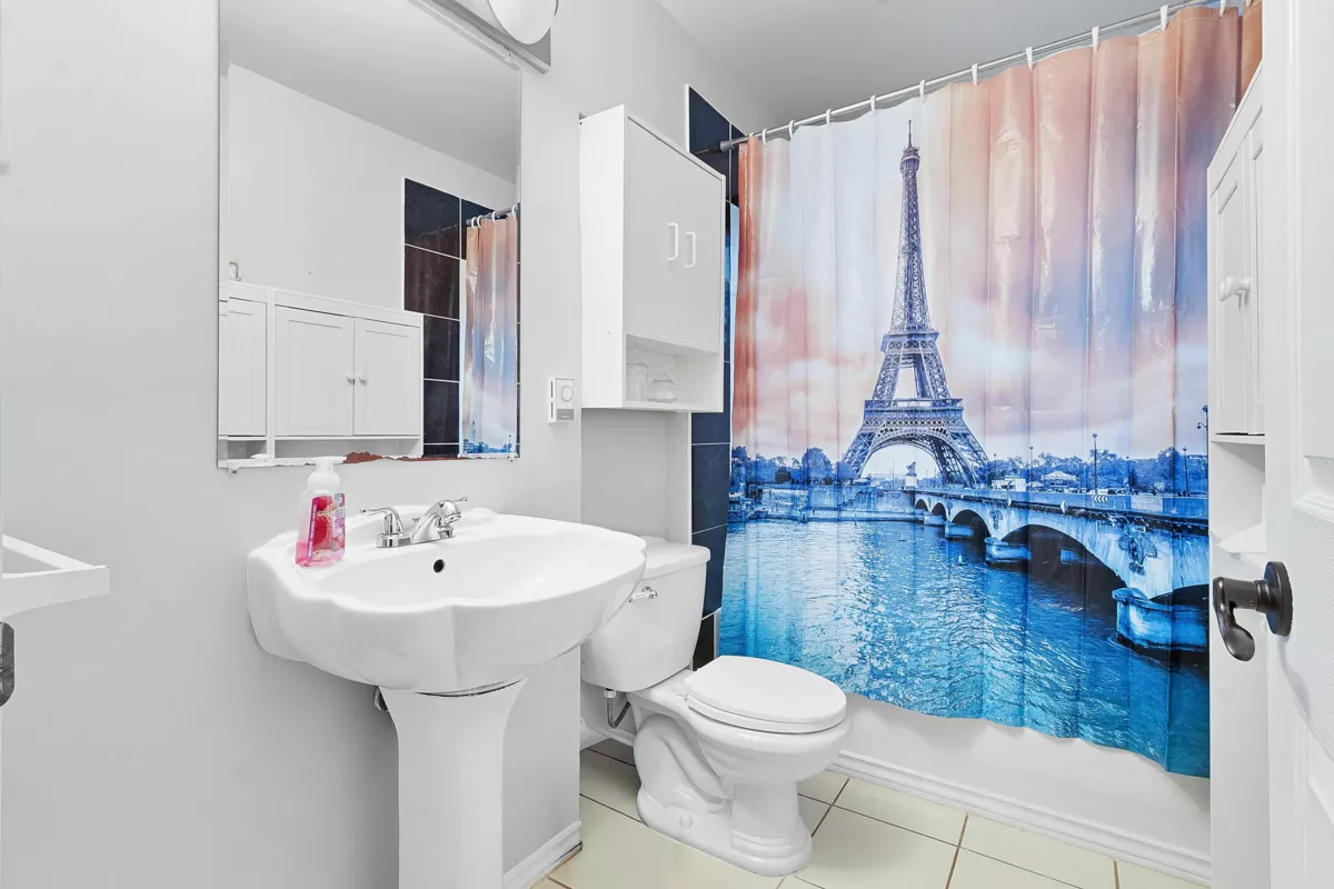 Hallway Photo of 35055 Kootenay Drive, Abbotsford, BC