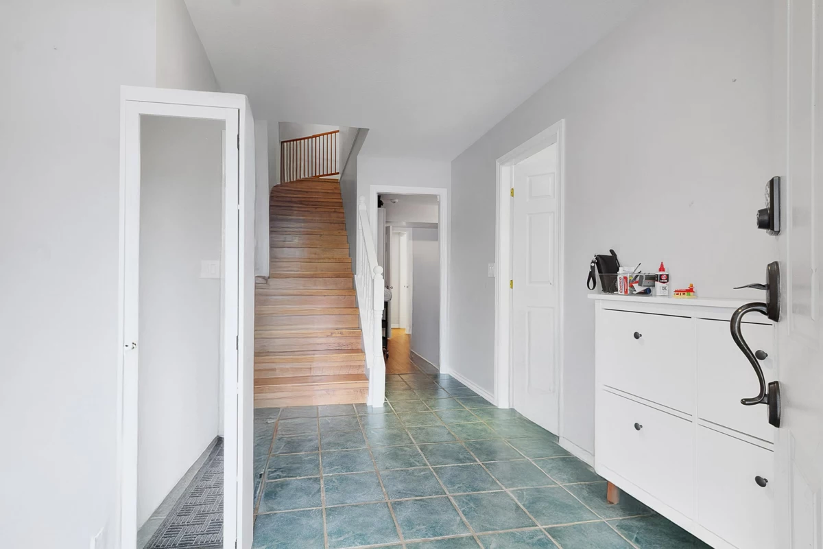 Living Room Photo of 35055 Kootenay Drive, Abbotsford, BC