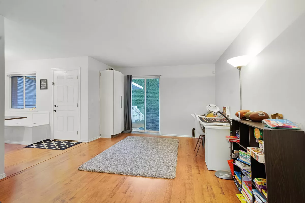 Walk-In Closet Photo of 35055 Kootenay Drive, Abbotsford, BC