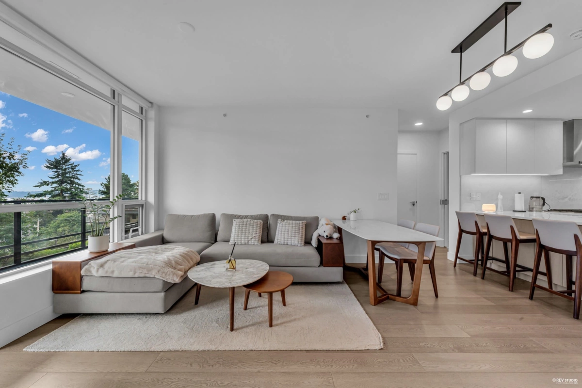 Breakfast Nook Photo of 308 177 W 3rd Street, North Vancouver, BC