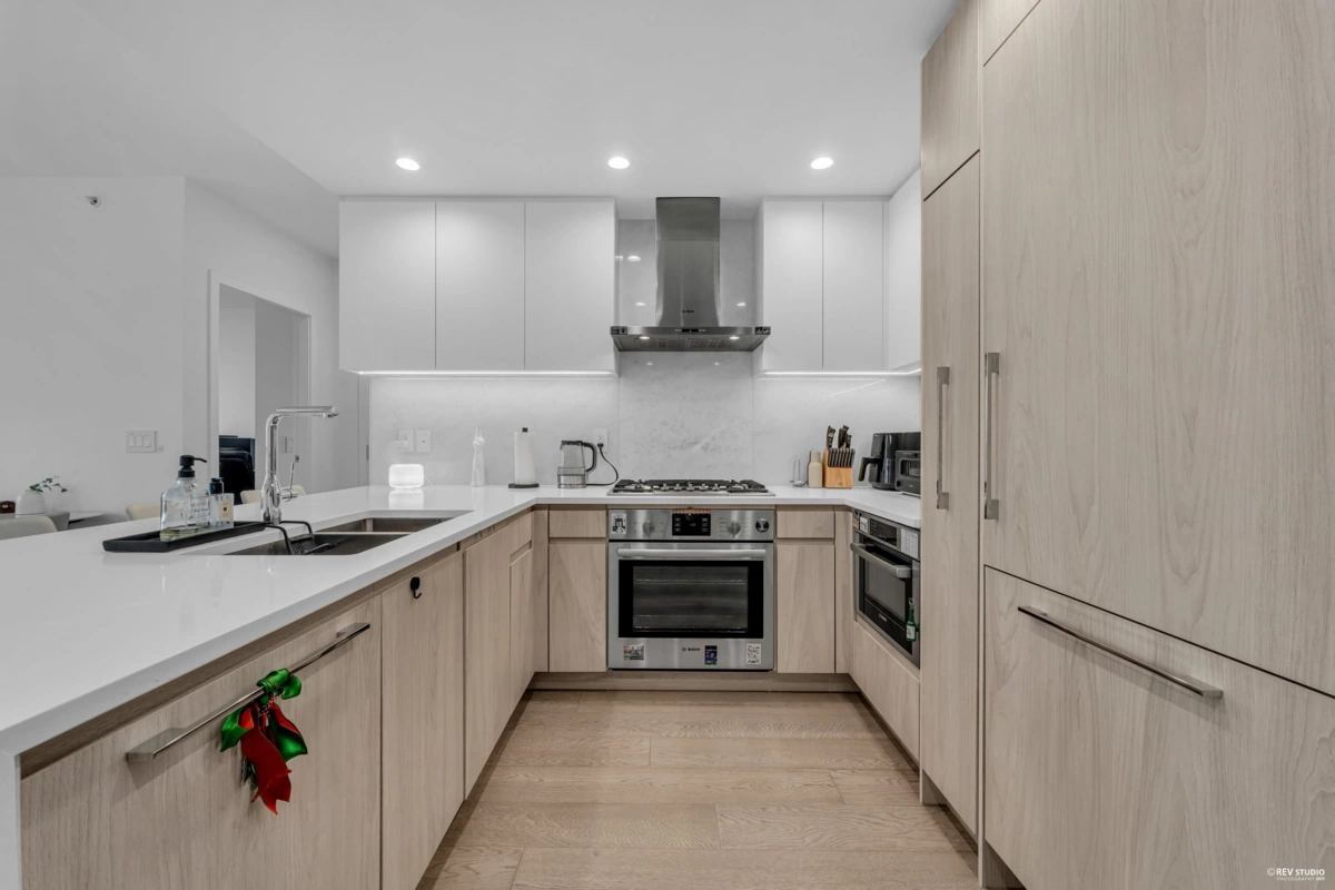 Dining Area Photo of 308 177 W 3rd Street, North Vancouver, BC