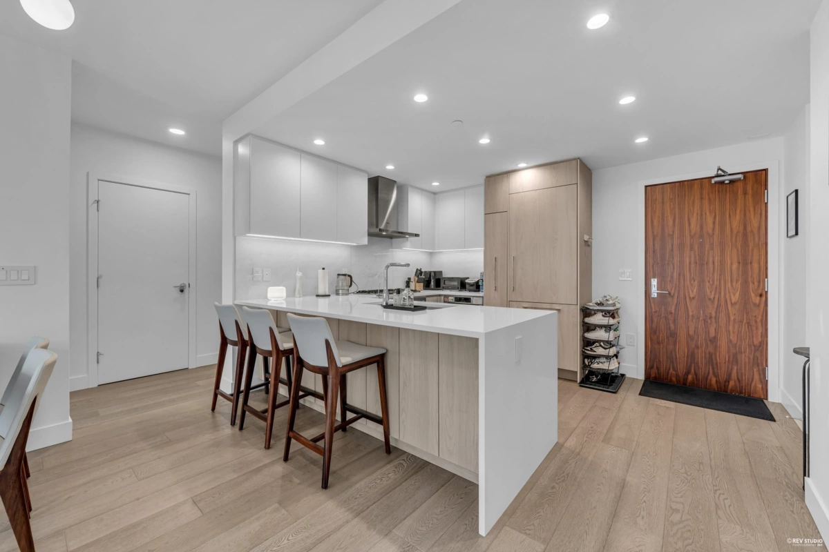 Kitchen Island Photo of 308 177 W 3rd Street, North Vancouver, BC