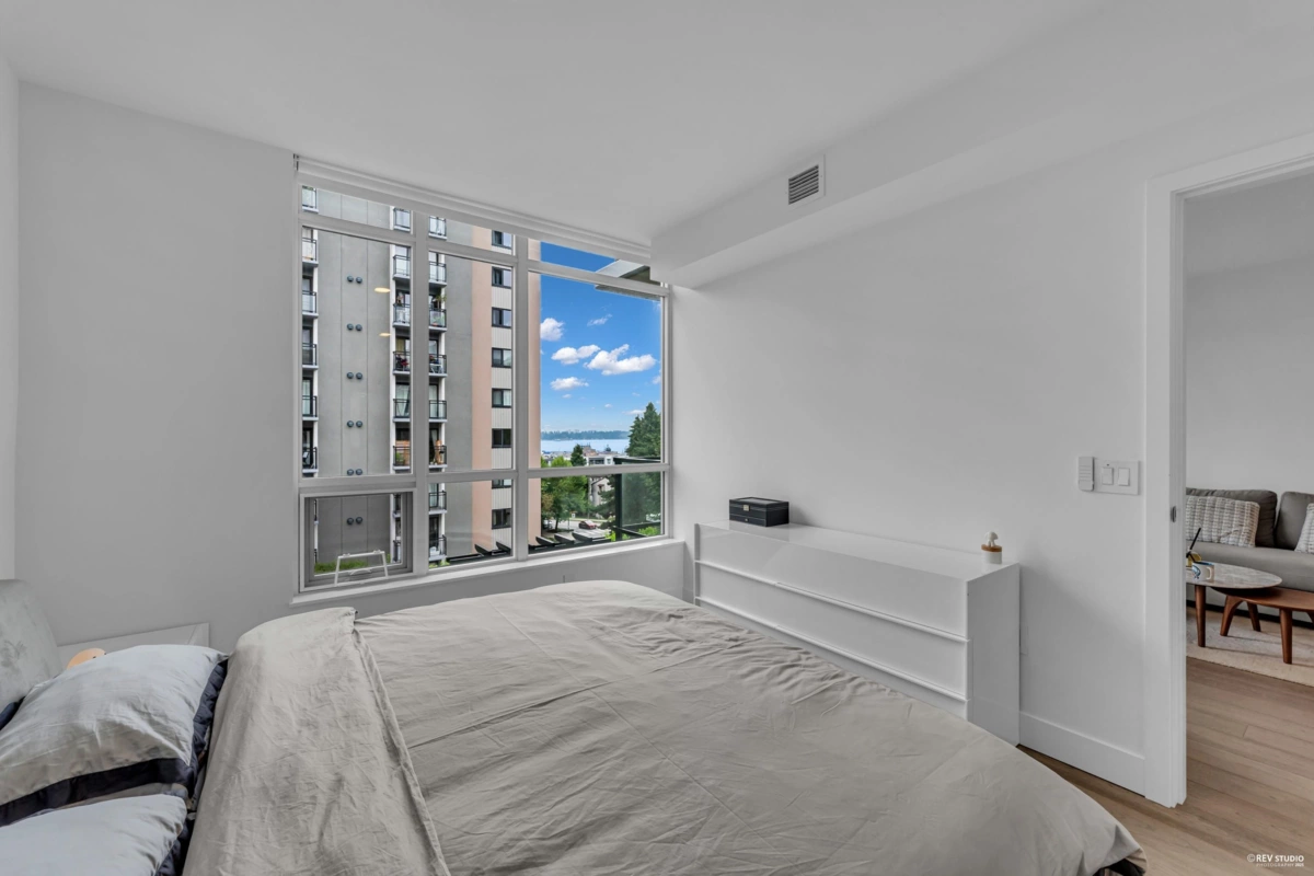 Walk-In Closet Photo of 308 177 W 3rd Street, North Vancouver, BC