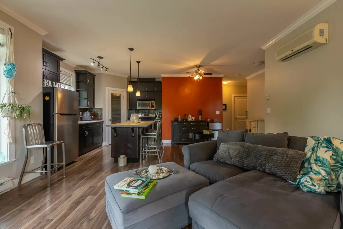 Family Room Photo of 410 2038 Sandalwood Crescent, Abbotsford, BC