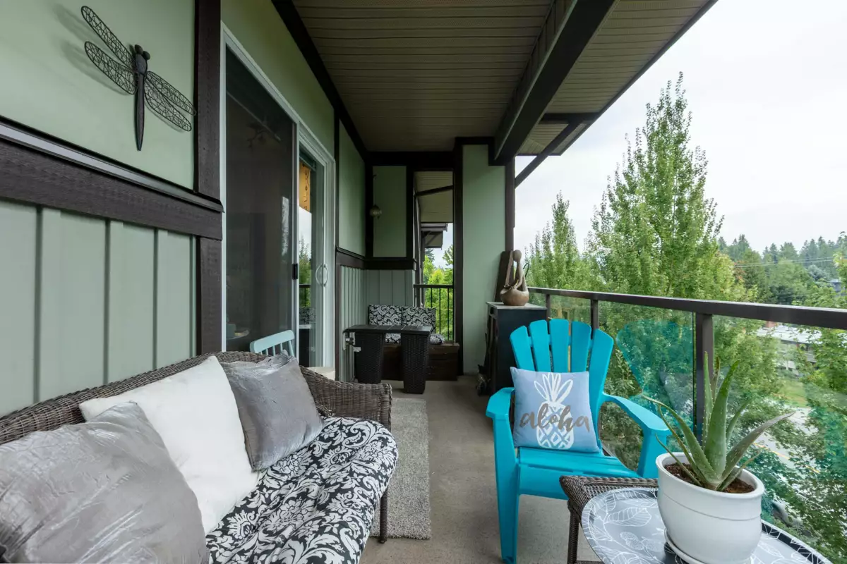 Front Yard Photo of 410 2038 Sandalwood Crescent, Abbotsford, BC