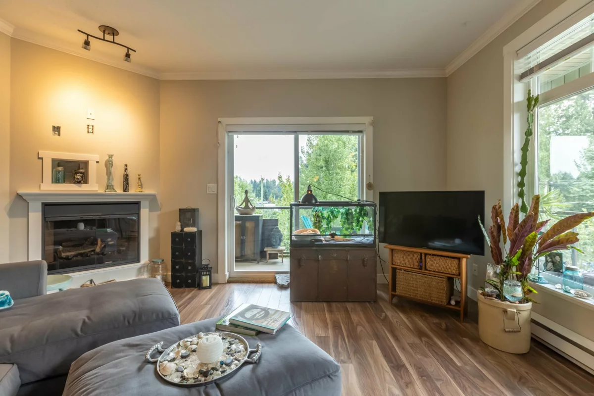Guest Bathroom Photo of 410 2038 Sandalwood Crescent, Abbotsford, BC