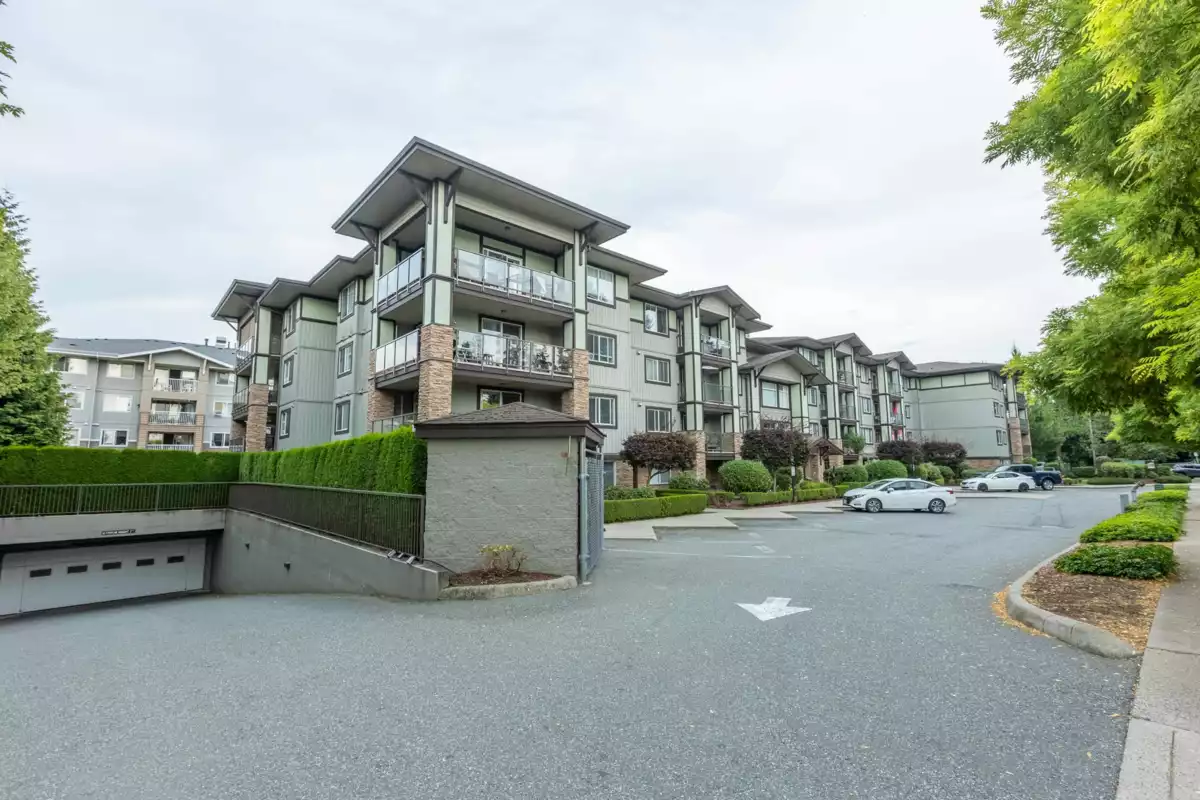 Outdoor Kitchen Photo of 410 2038 Sandalwood Crescent, Abbotsford, BC