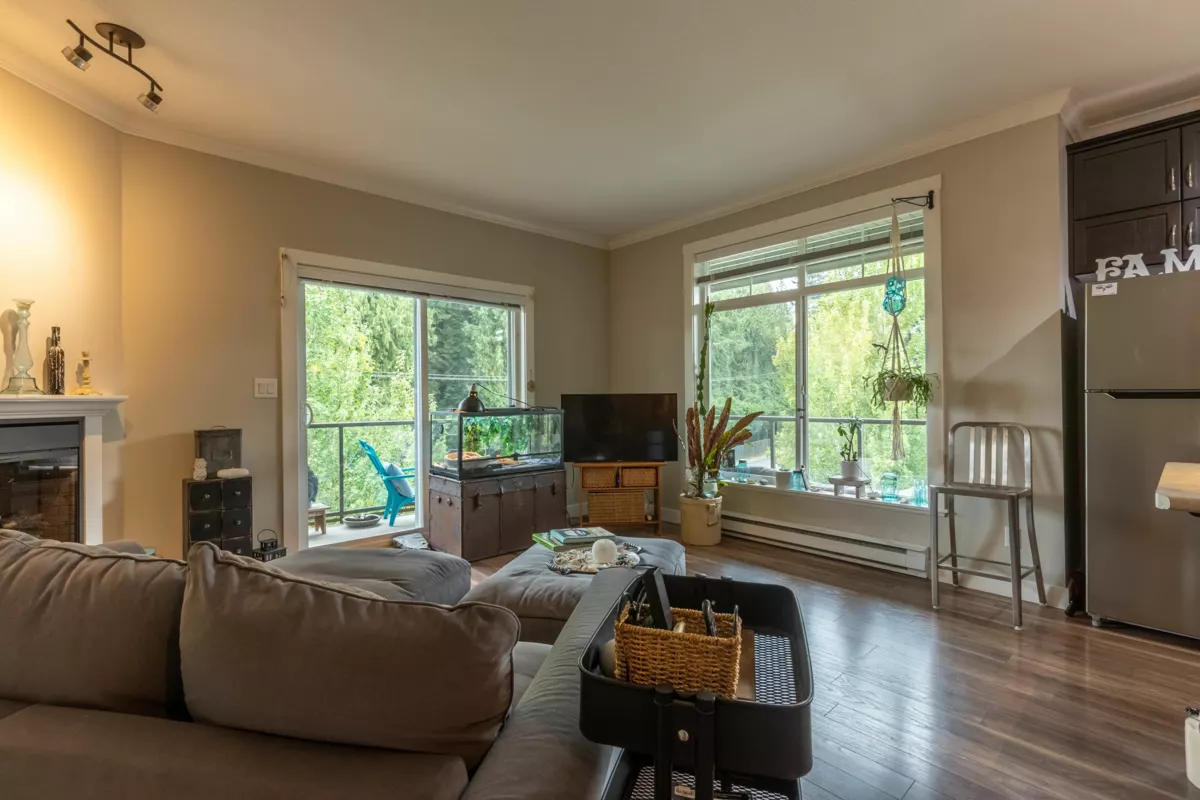 Powder Room Photo of 410 2038 Sandalwood Crescent, Abbotsford, BC