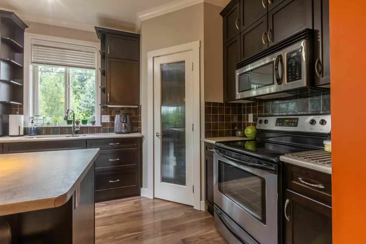 Walk-In Closet Photo of 410 2038 Sandalwood Crescent, Abbotsford, BC