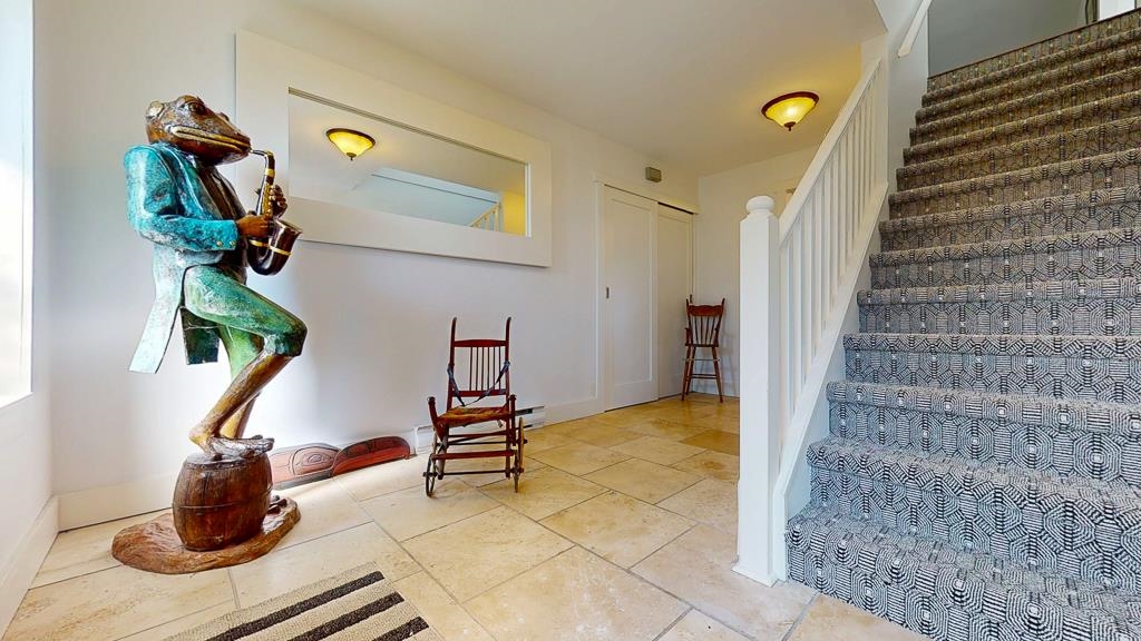 Entry Foyer Photo of 4868 Bluegrouse Drive, Sechelt, BC