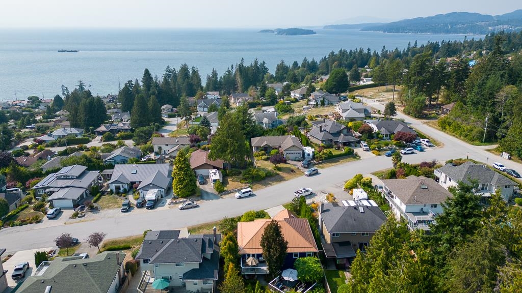 Kitchen Photo of 4868 Bluegrouse Drive, Sechelt, BC
