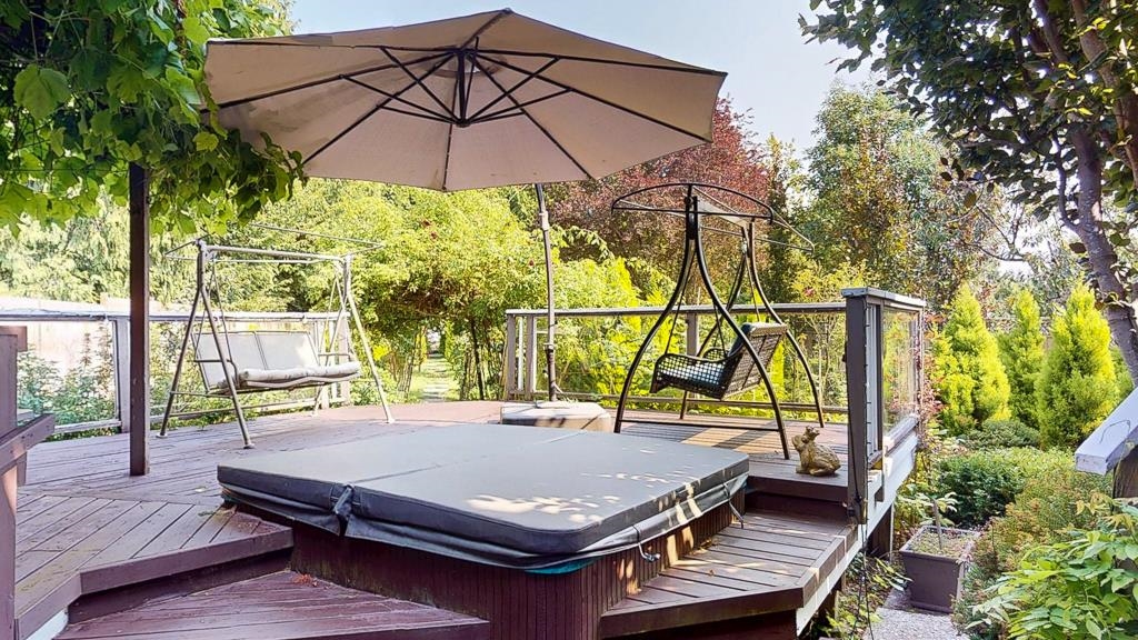 Primary Bathroom Photo of 4868 Bluegrouse Drive, Sechelt, BC