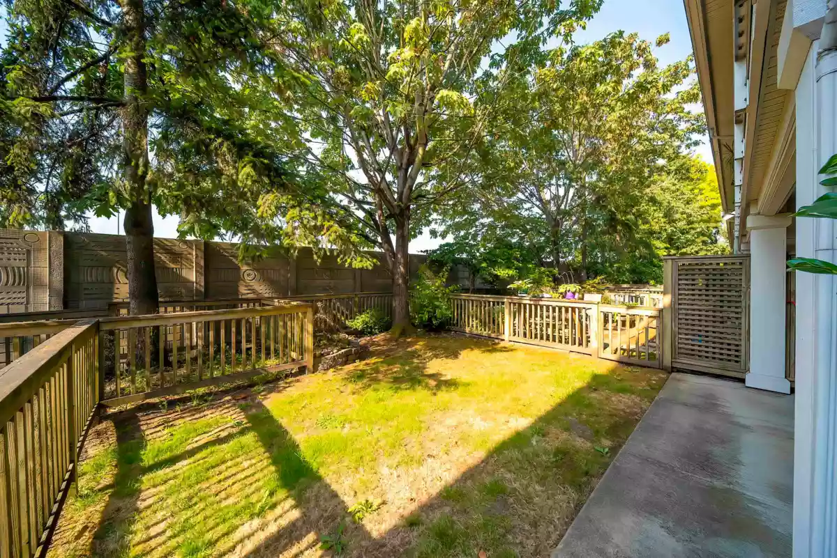 Dining Area Photo of 68 935 Ewen Avenue, New Westminster, BC