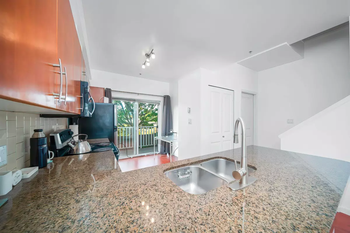 Mudroom Photo of 68 935 Ewen Avenue, New Westminster, BC