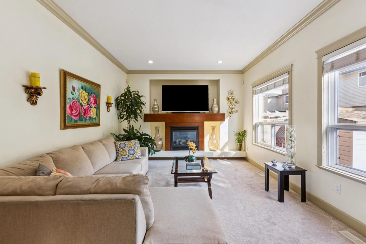 Basement Recreation Room Photo of 19358 73b Avenue, Surrey, BC