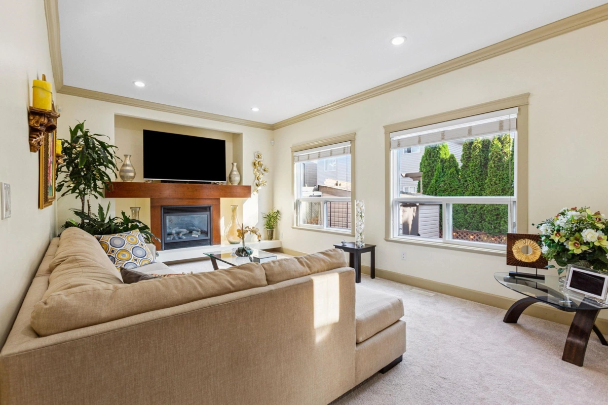 Laundry Room Photo of 19358 73b Avenue, Surrey, BC