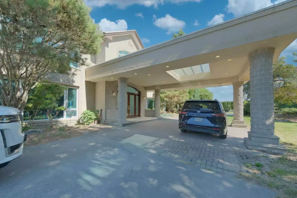 Dining Area Photo of 12900 Gilbert Road, Richmond, BC
