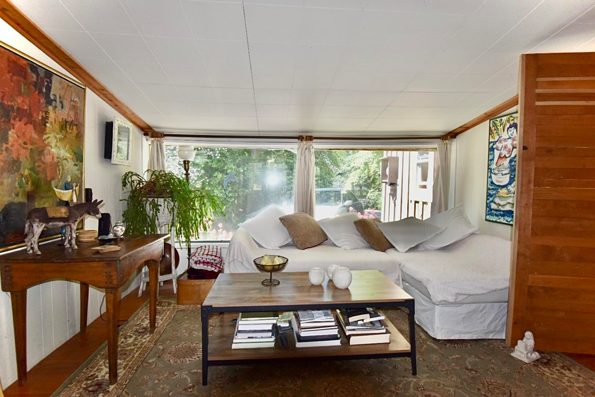 Basement Recreation Room Photo of 8084 Redrooffs Road, Halfmoon Bay, BC