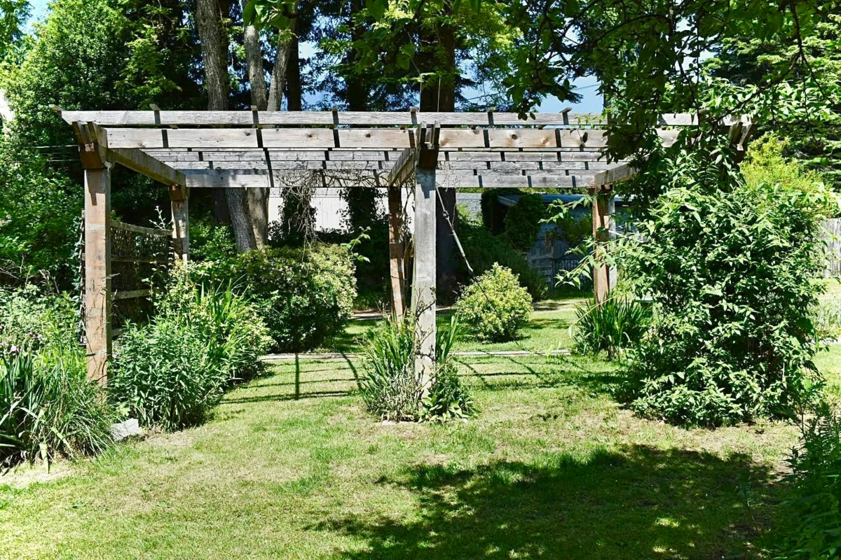 Bedroom 3 Photo of 8084 Redrooffs Road, Halfmoon Bay, BC