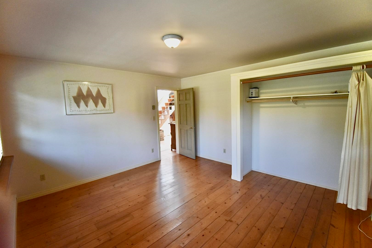 Breakfast Nook Photo of 8084 Redrooffs Road, Halfmoon Bay, BC