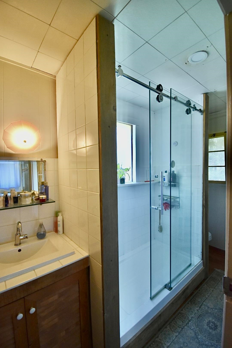 Garage Interior Photo of 8084 Redrooffs Road, Halfmoon Bay, BC