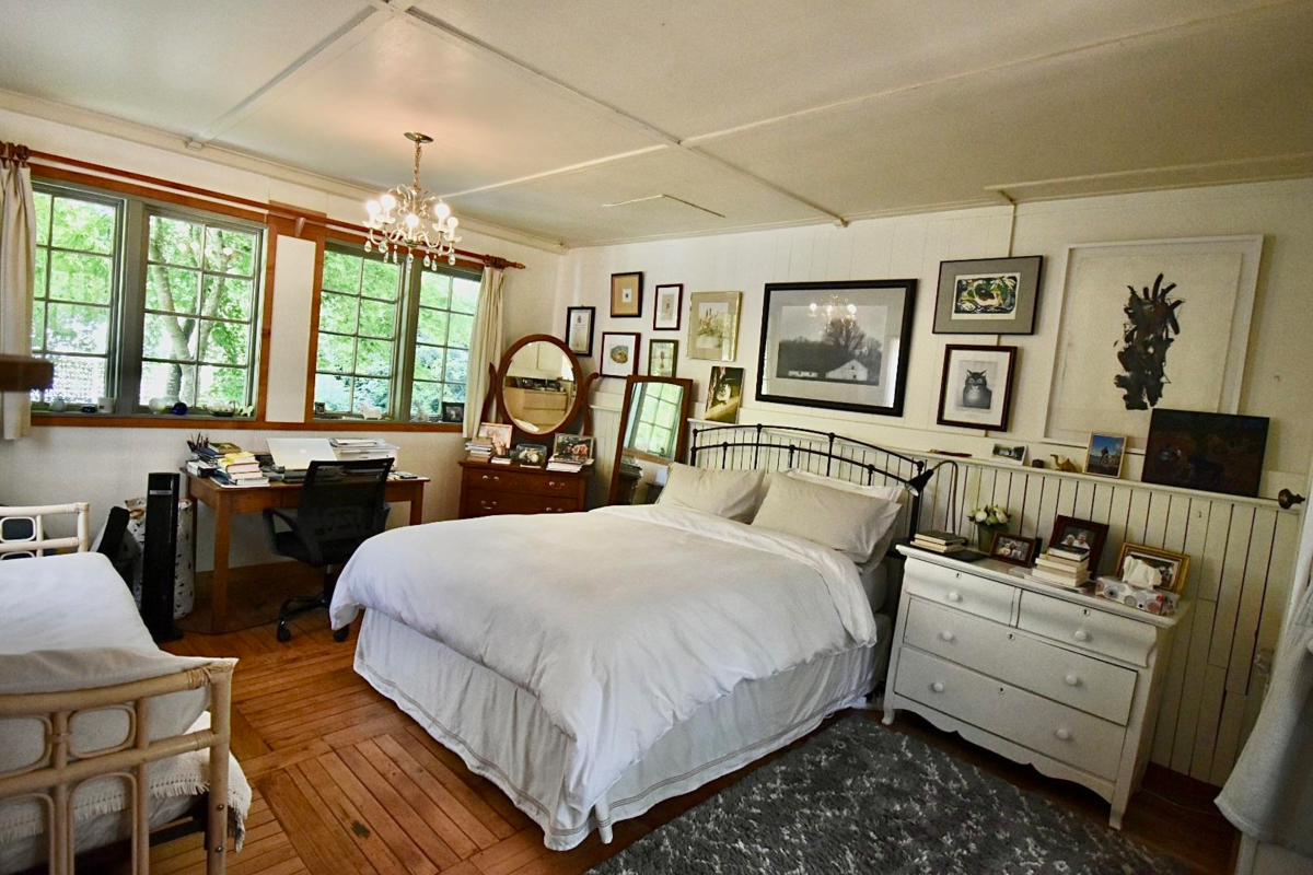 Hallway Photo of 8084 Redrooffs Road, Halfmoon Bay, BC