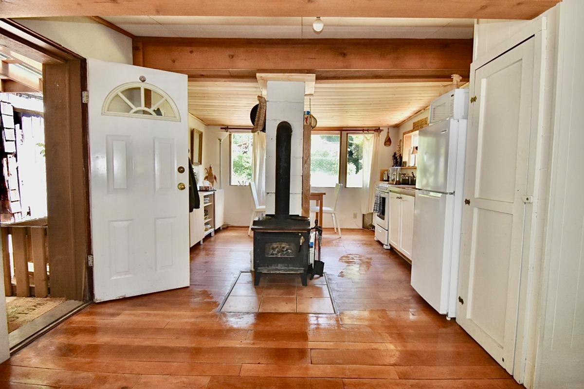 Loft / Bonus Room Photo of 8084 Redrooffs Road, Halfmoon Bay, BC