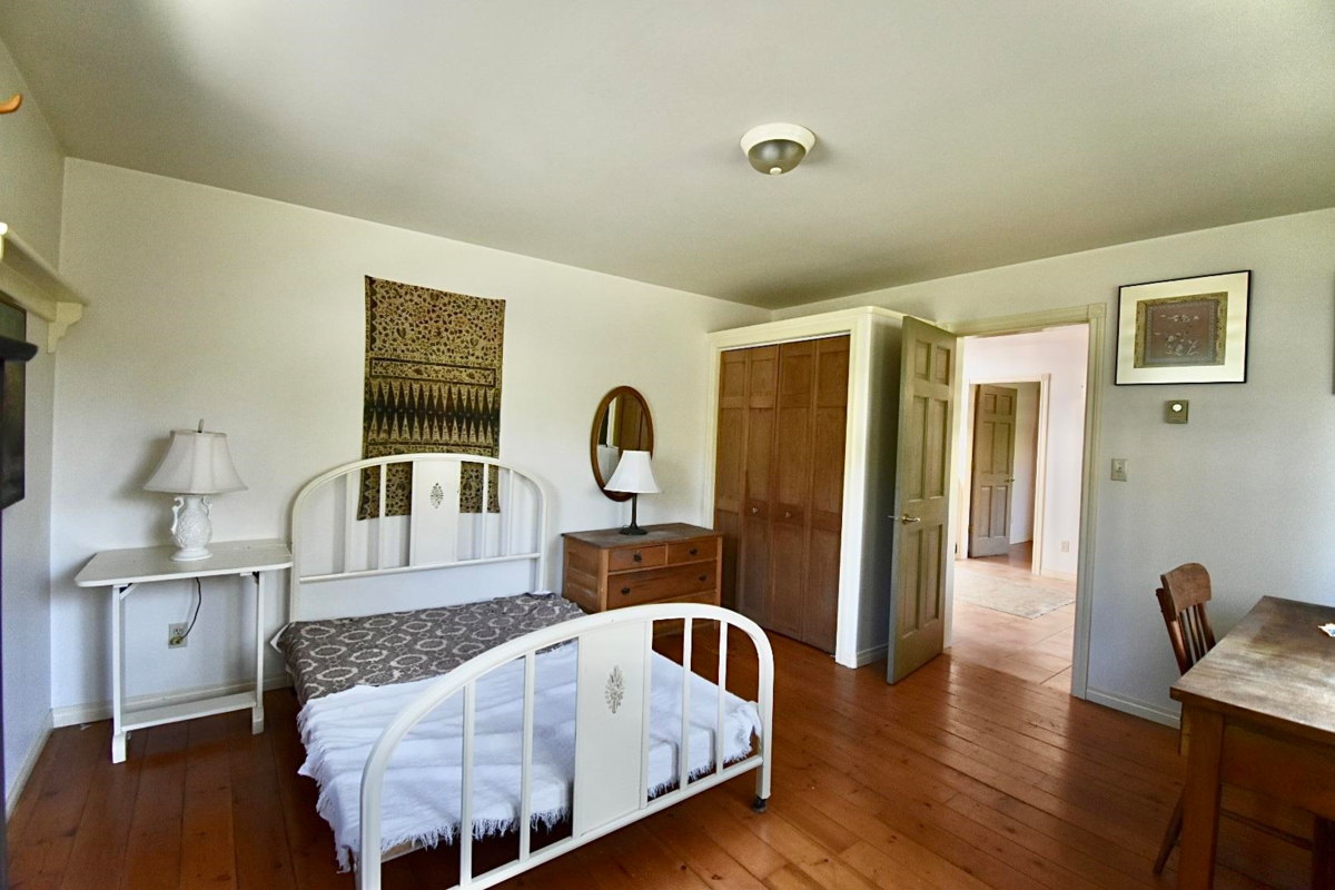 Primary Bedroom Photo of 8084 Redrooffs Road, Halfmoon Bay, BC