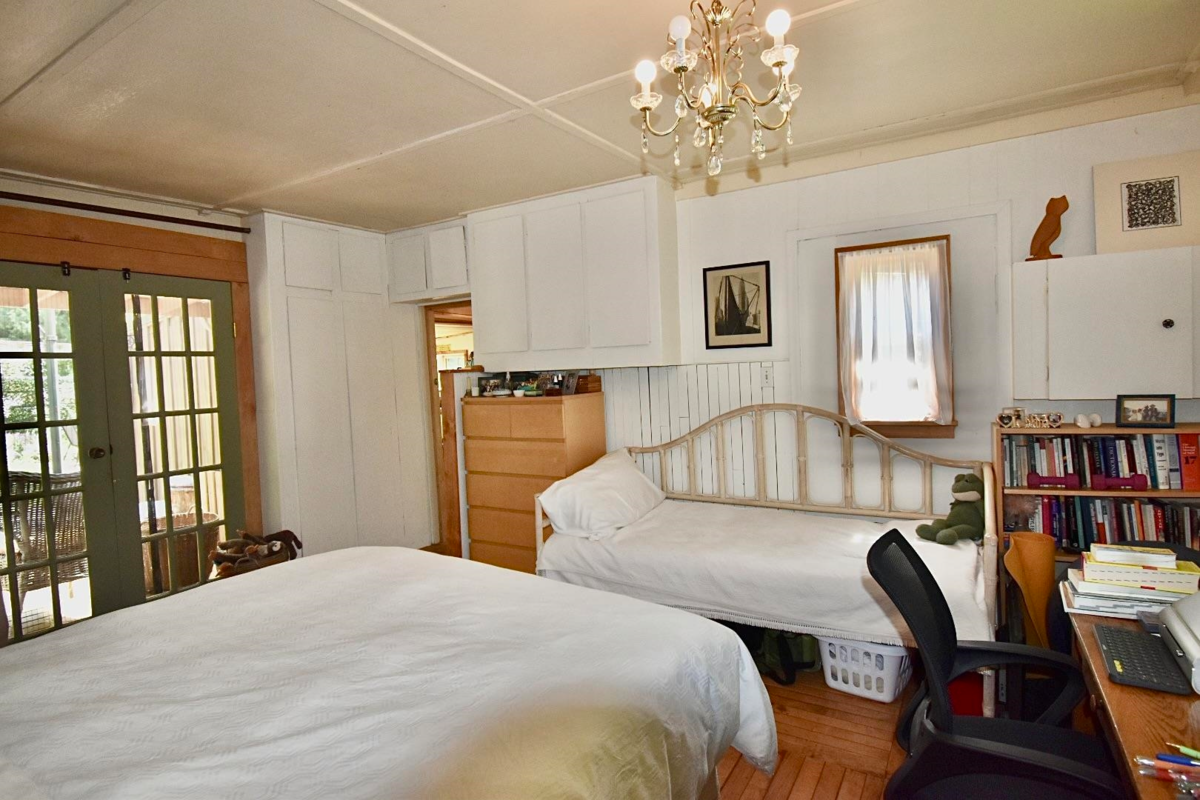 Staircase Photo of 8084 Redrooffs Road, Halfmoon Bay, BC