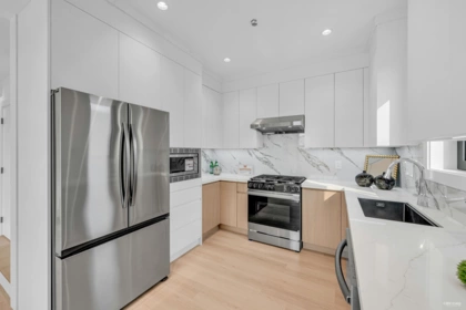 Powder Room Photo of 3 262 E 65th Avenue, Vancouver, BC