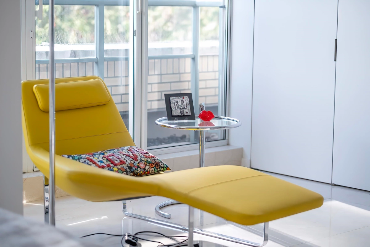 Hallway Photo of 606 1288 Marinaside Crescent, Vancouver, BC