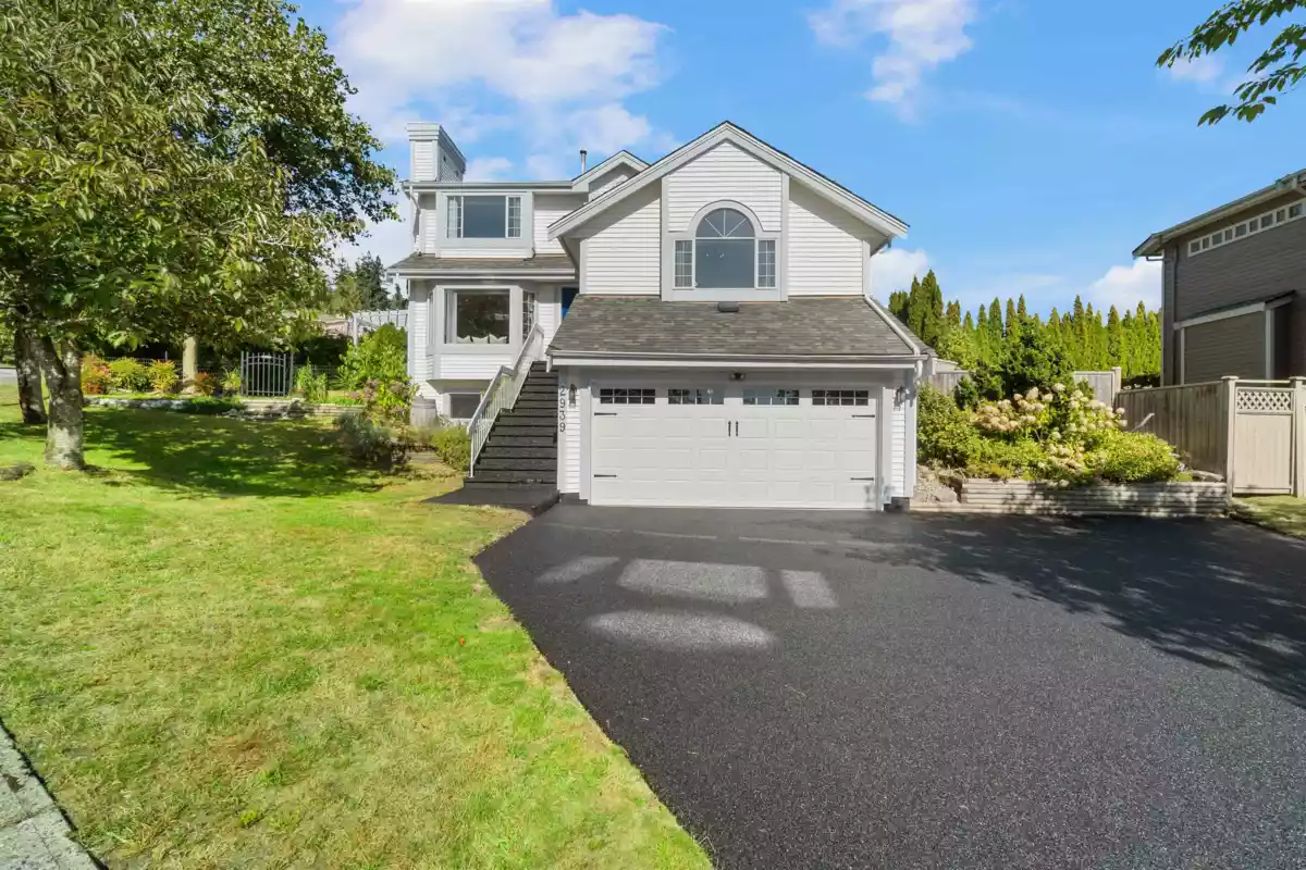 Exterior Front Photo of 2939 Cliffrose Crescent, Coquitlam, BC