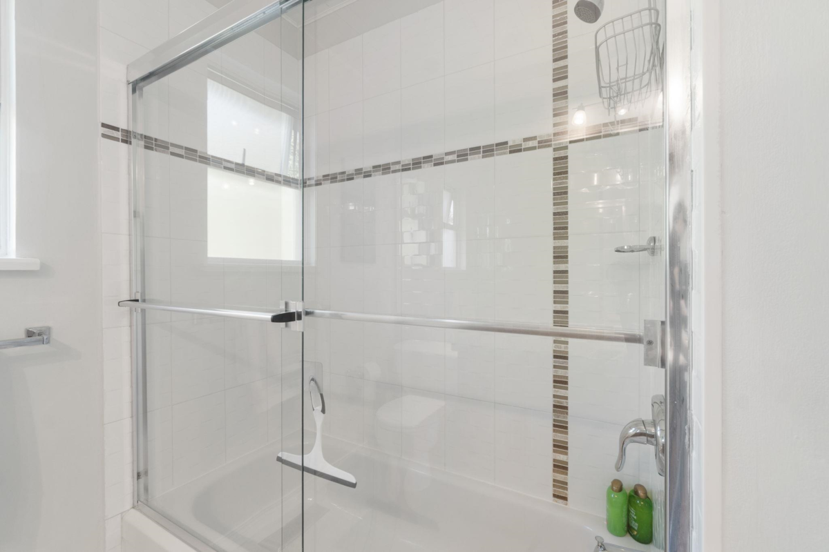 Laundry Room Photo of 2939 Cliffrose Crescent, Coquitlam, BC