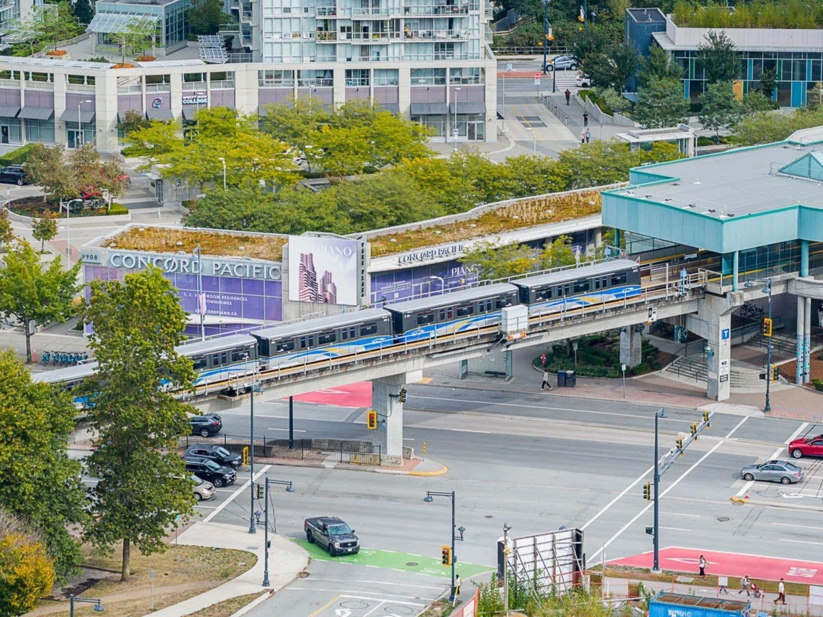 Hallway Photo of 13466 98b Avenue, Surrey, BC
