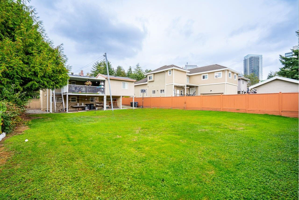 Mudroom Photo of 13466 98b Avenue, Surrey, BC