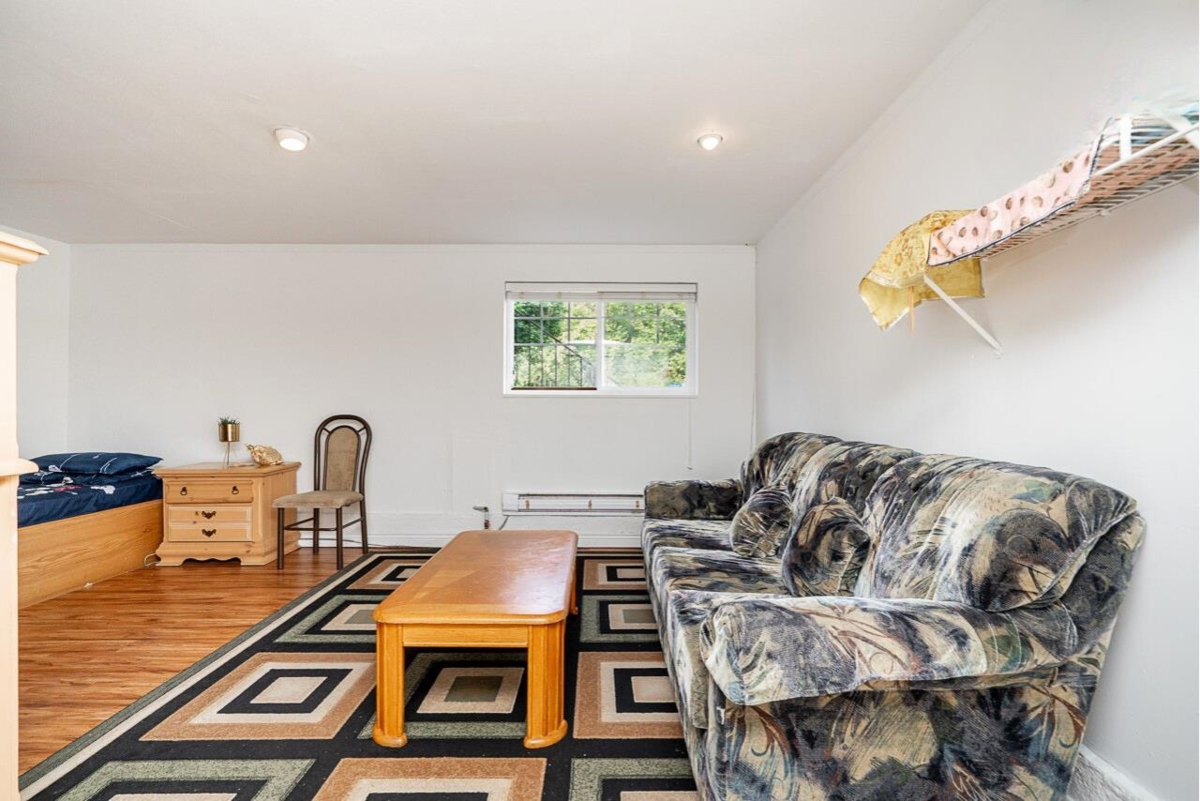 Office / Den Photo of 13466 98b Avenue, Surrey, BC