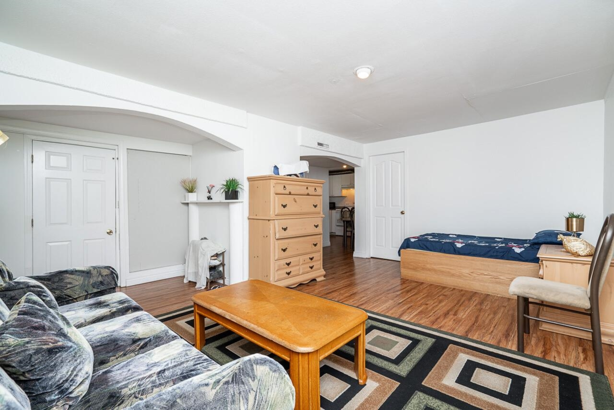 Powder Room Photo of 13466 98b Avenue, Surrey, BC