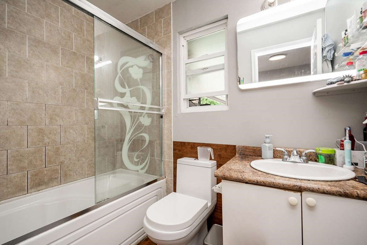 Walk-In Closet Photo of 13466 98b Avenue, Surrey, BC