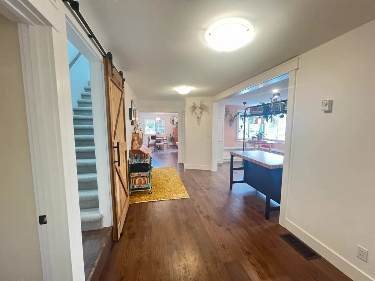 Breakfast Nook Photo of 35107 Mcewen Avenue, Mission, BC