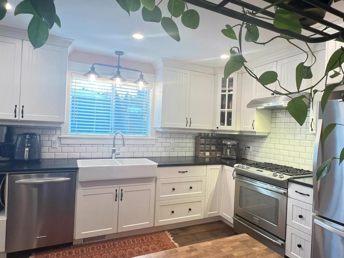 Dining Area Photo of 35107 Mcewen Avenue, Mission, BC