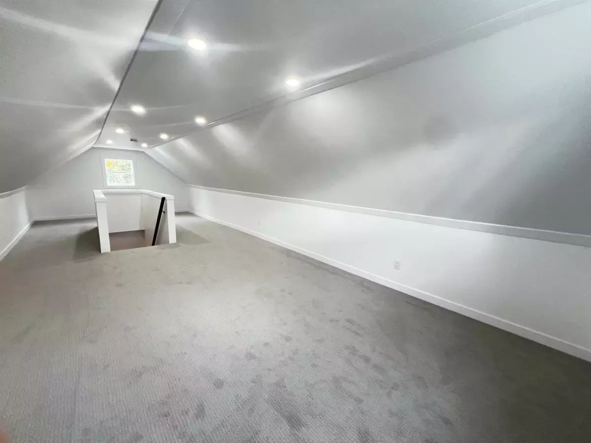 Hallway Photo of 35107 Mcewen Avenue, Mission, BC