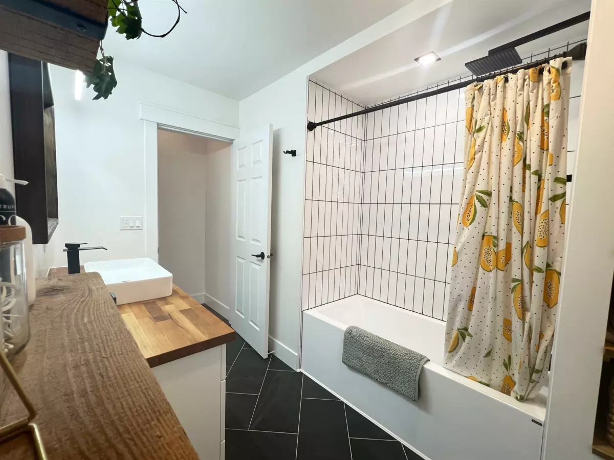 Powder Room Photo of 35107 Mcewen Avenue, Mission, BC