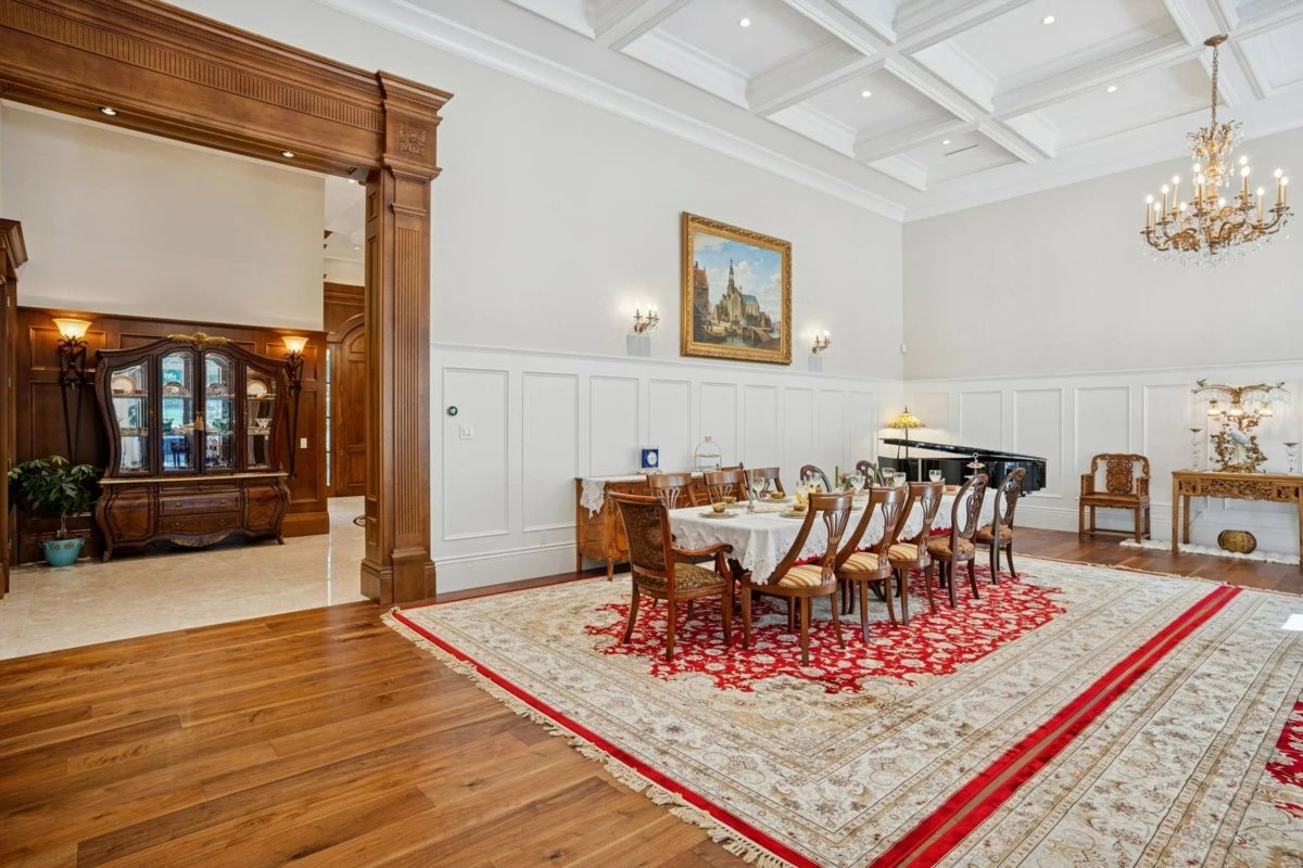 Breakfast Nook Photo of 16728 28 Avenue, Surrey, BC