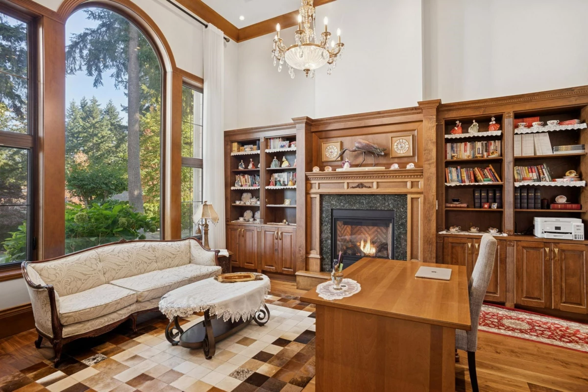 Dining Area Photo of 16728 28 Avenue, Surrey, BC