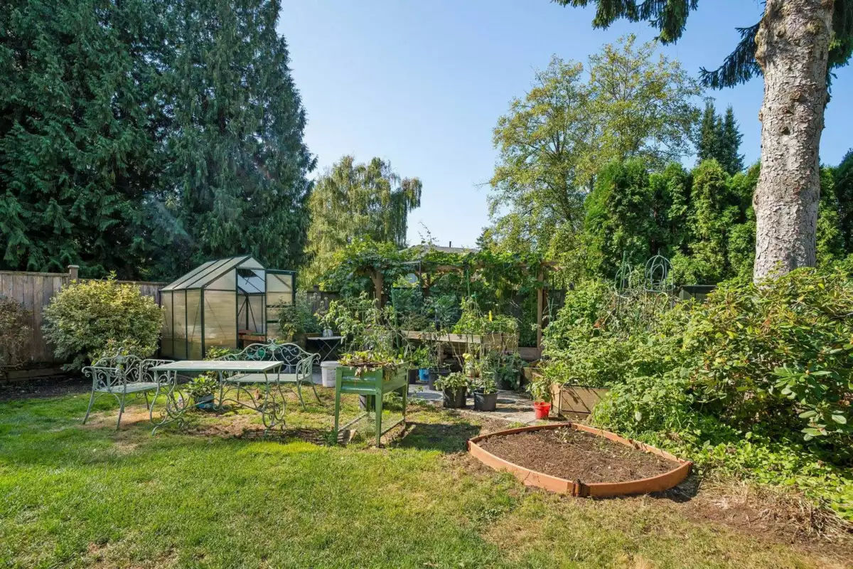 Fitness Center Photo Near 16728 28 Avenue, Surrey, BC