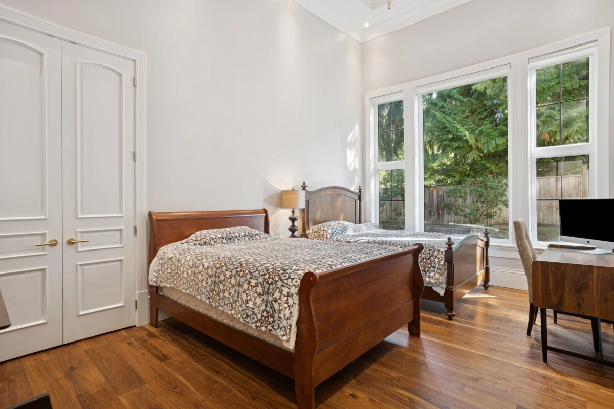 Front Yard Photo of 16728 28 Avenue, Surrey, BC