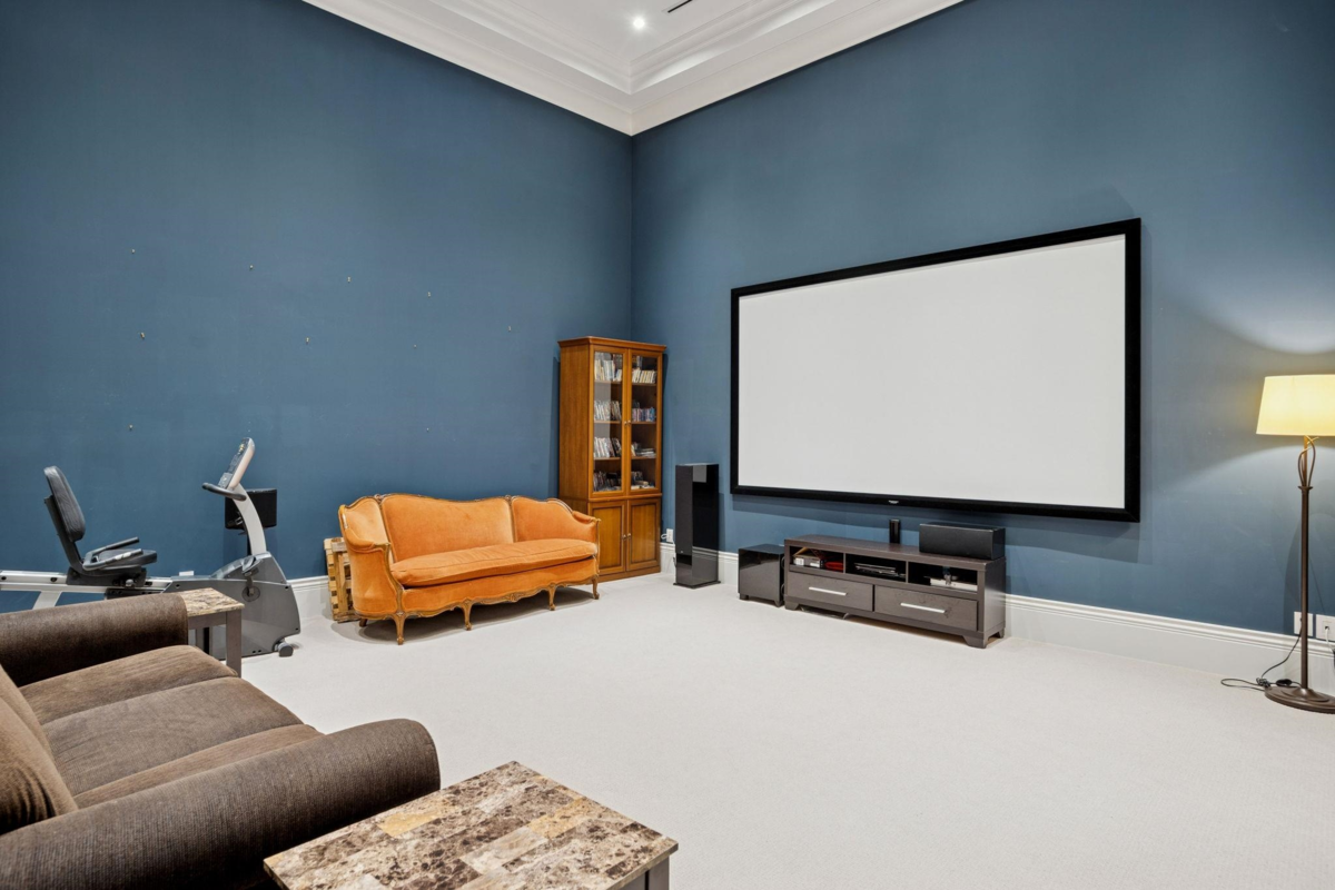 Garden / Landscaping Photo of 16728 28 Avenue, Surrey, BC