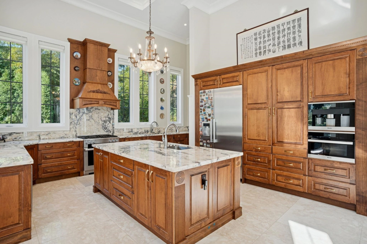 Guest Bathroom Photo of 16728 28 Avenue, Surrey, BC
